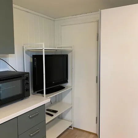 Apartment Hybel Pa Madlamark *